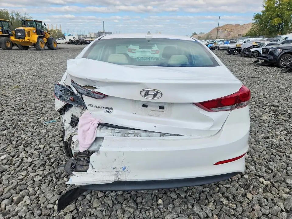 2018 HYUNDAI ELANTRA SE  