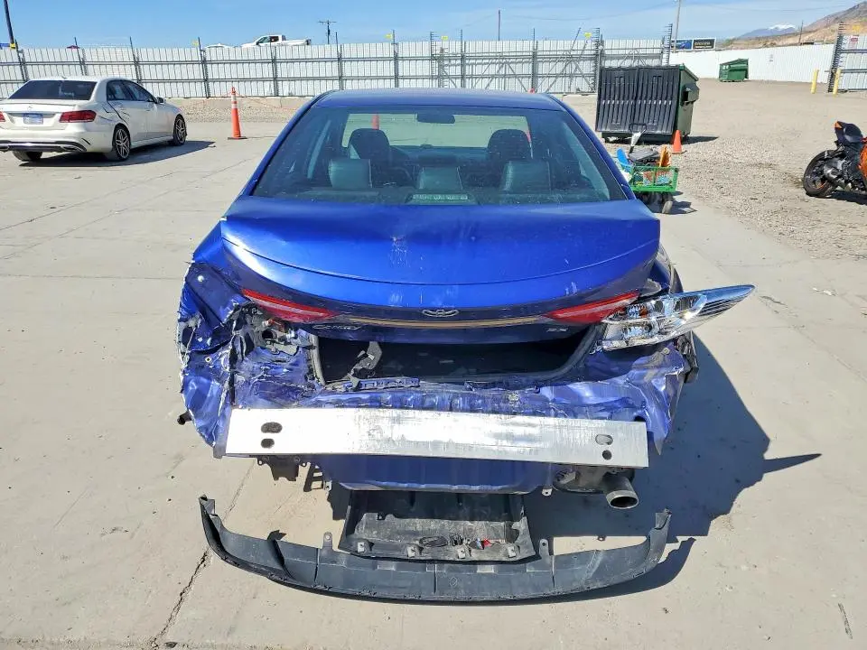 2016 TOYOTA CAMRY SE  