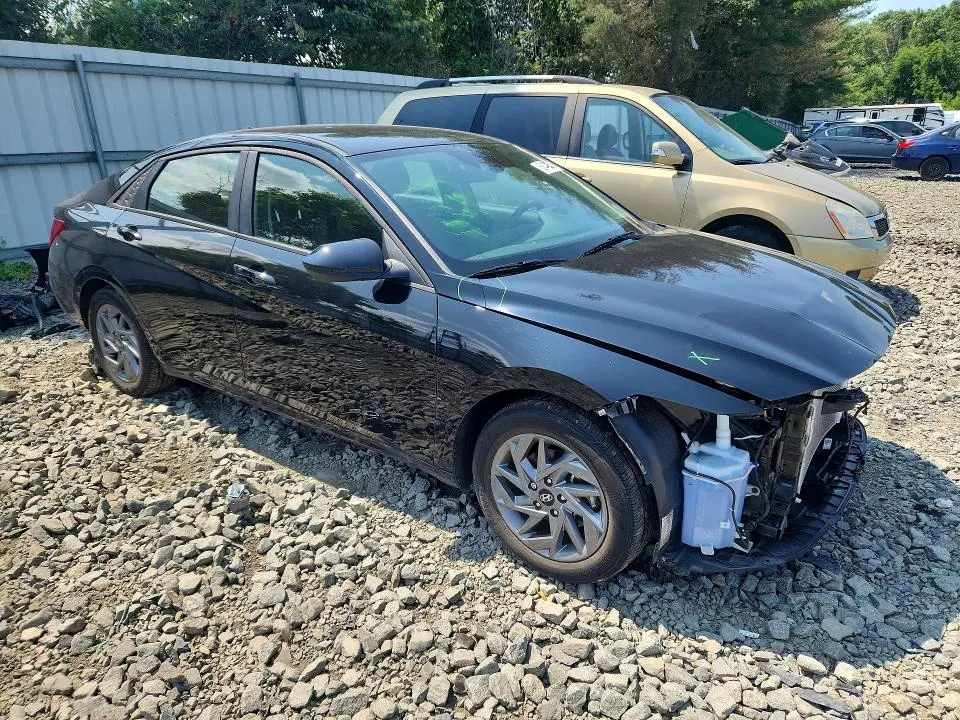 2024 HYUNDAI ELANTRA SEL  