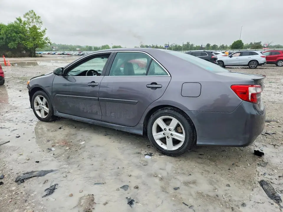 2014 TOYOTA CAMRY SE  