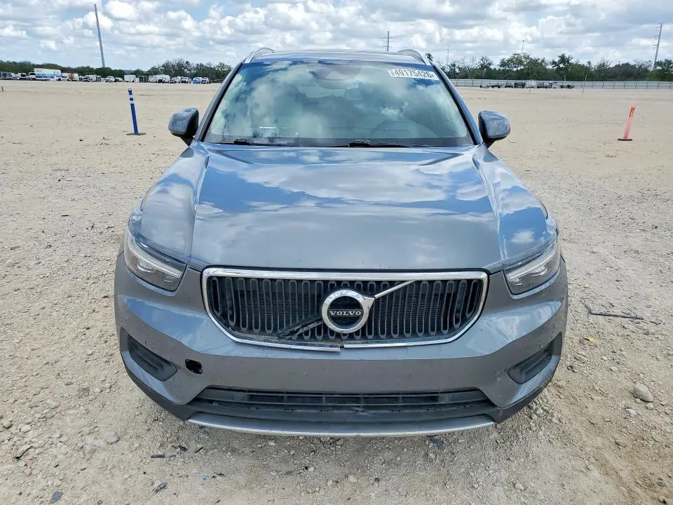2019 VOLVO XC40 T5 MOMENTUM  