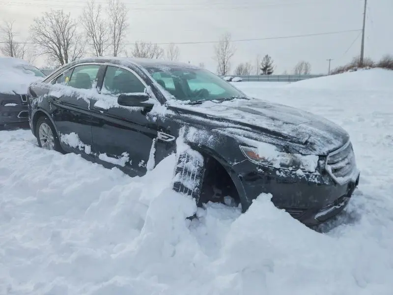 2013 FORD TAURUS SE  