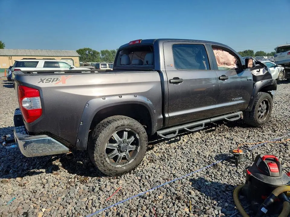 2016 TOYOTA TUNDRA CREWMAX SR5  