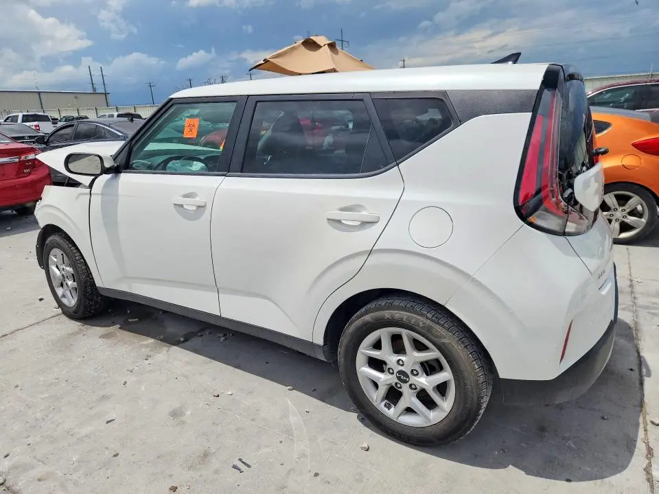 2023 KIA SOUL LX  