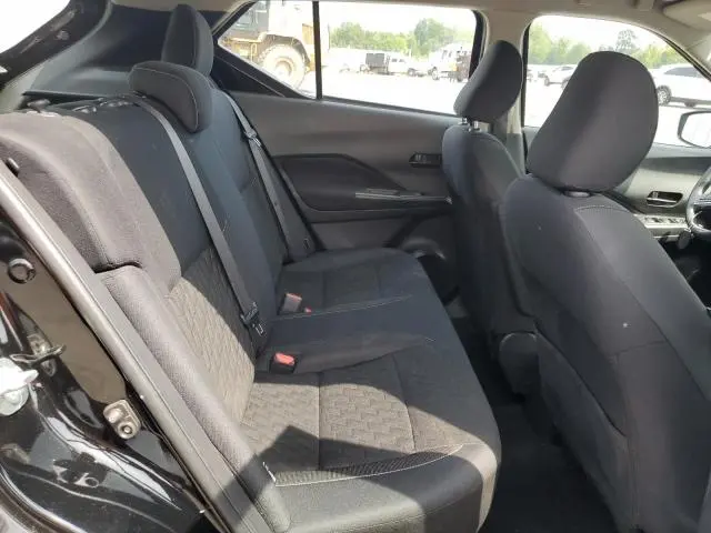 2021 NISSAN KICKS S  