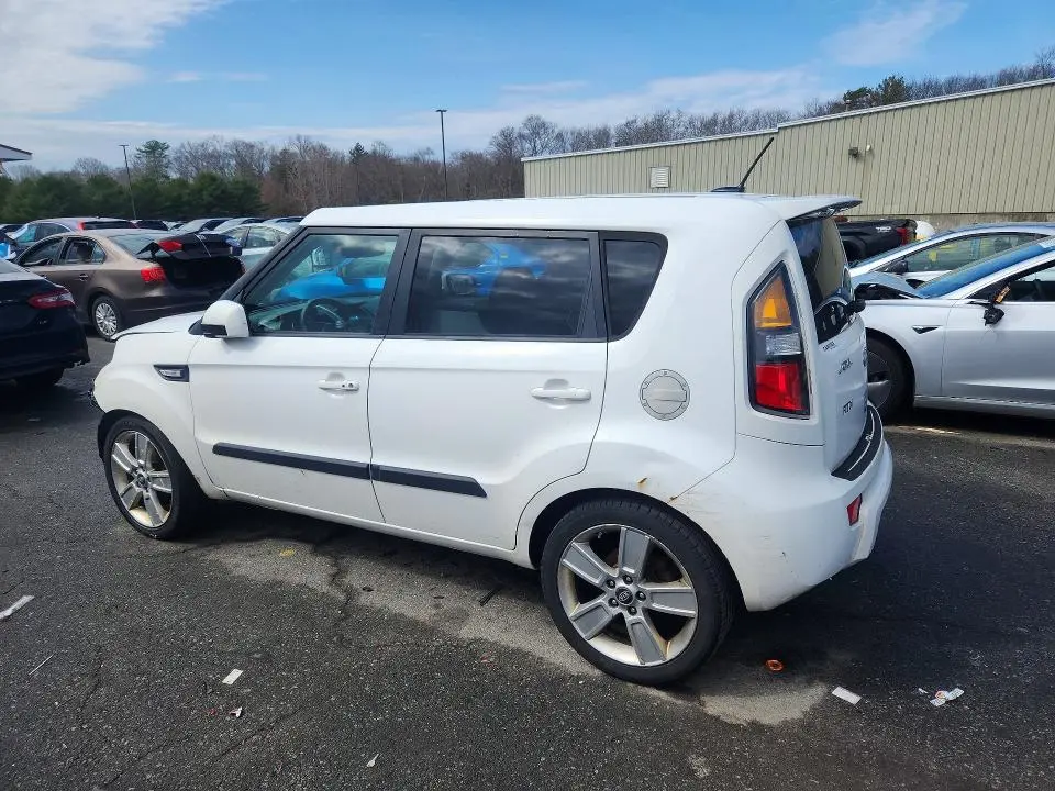 2011 KIA SOUL +  