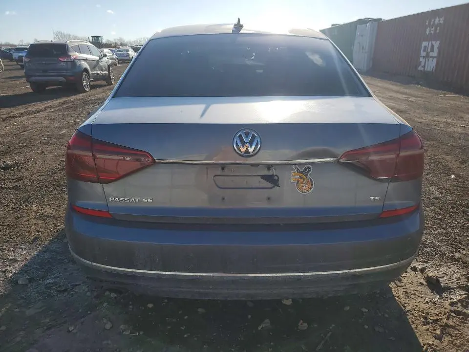 2017 VOLKSWAGEN PASSAT SE  