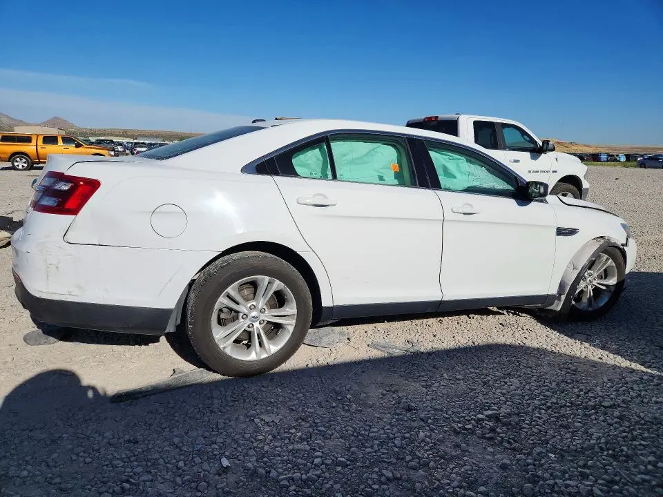 2016 FORD TAURUS SE  