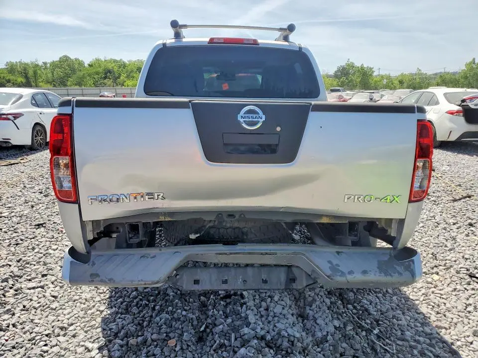 2011 NISSAN FRONTIER S  