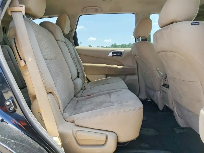 2016 NISSAN PATHFINDER SV  