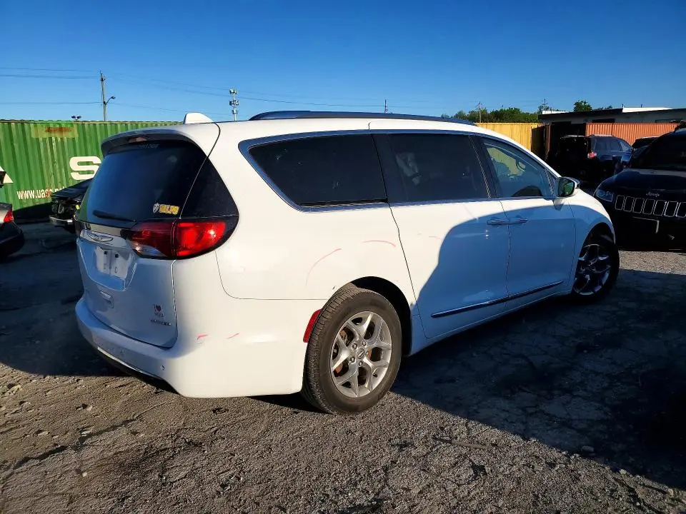 2018 CHRYSLER PACIFICA LIMITED  