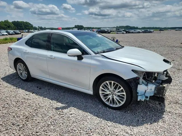 2019 TOYOTA CAMRY XLE V6  