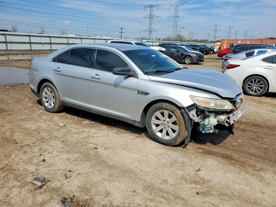 2010 FORD TAURUS SE  