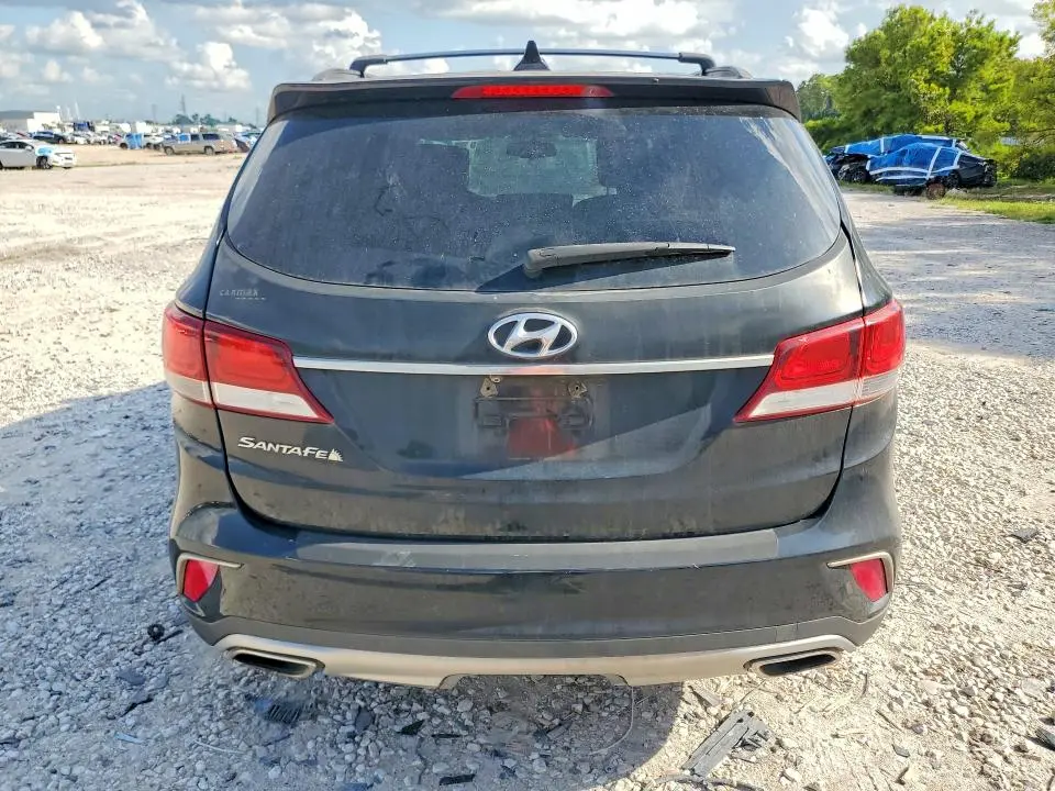 2017 HYUNDAI SANTA FE SE  