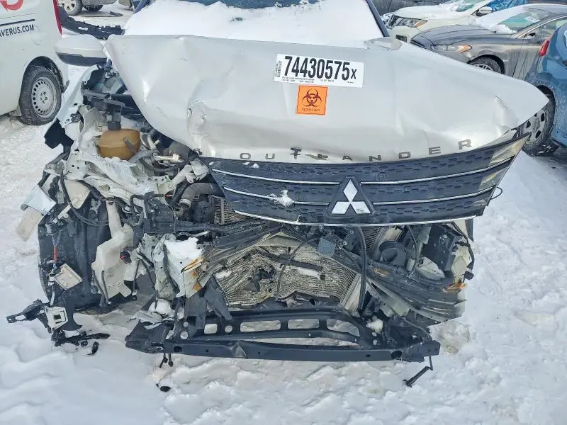 2022 MITSUBISHI OUTLANDER ES  