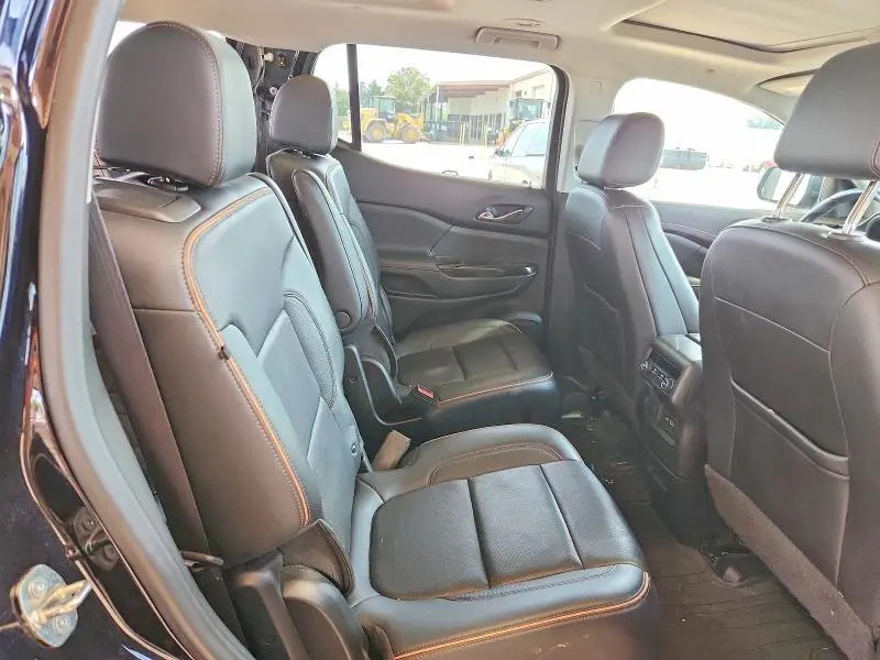 2021 GMC ACADIA AT4  