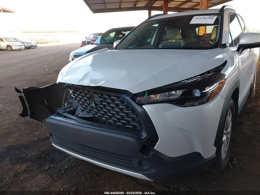 2022 TOYOTA COROLLA CROSS LE