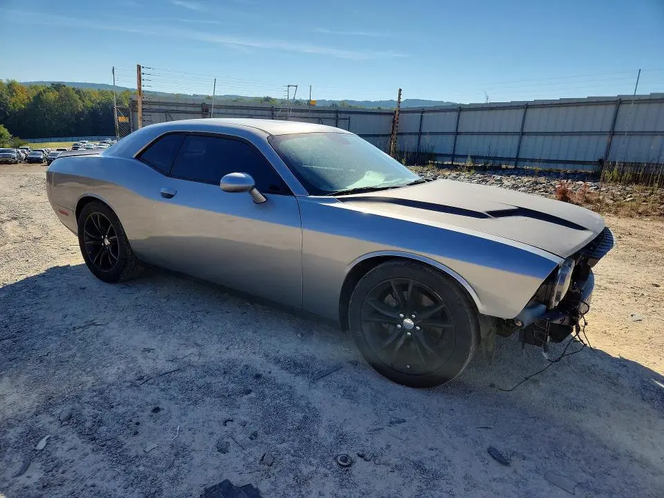 2016 DODGE CHALLENGER SXT  