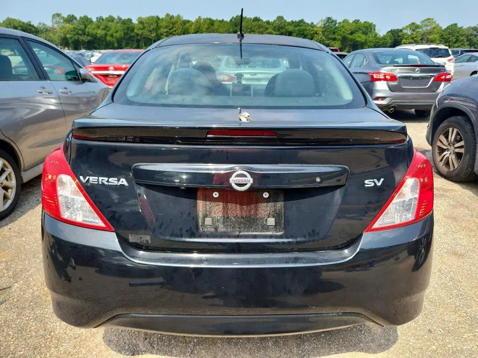 2019 NISSAN VERSA SV  