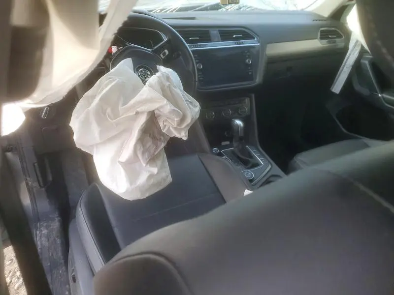 2020 VOLKSWAGEN TIGUAN SE  