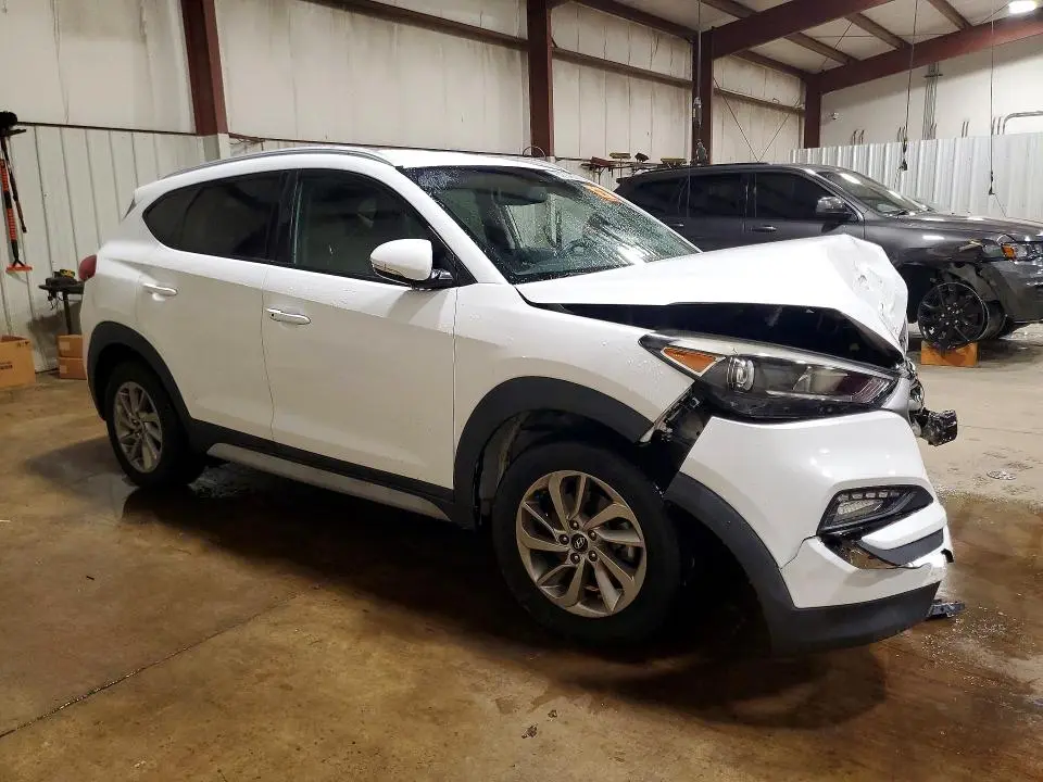 2017 HYUNDAI TUCSON SE PLUS  