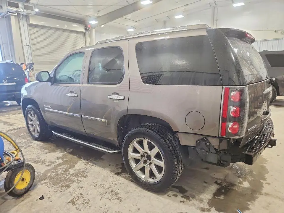 2013 GMC YUKON DENALI  
