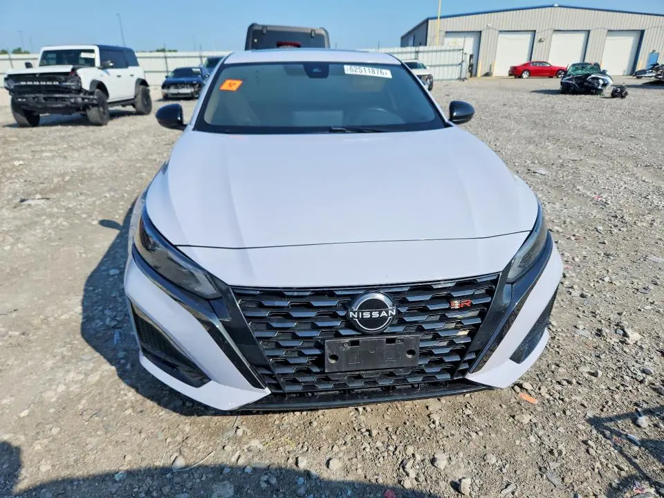 2024 NISSAN ALTIMA SR  