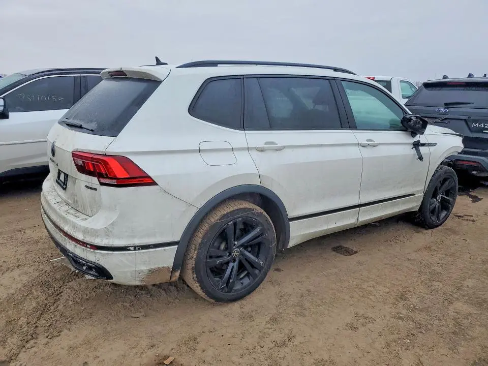 2023 VOLKSWAGEN TIGUAN SE R-LINE BLACK  