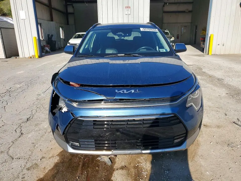 2023 KIA NIRO EX  