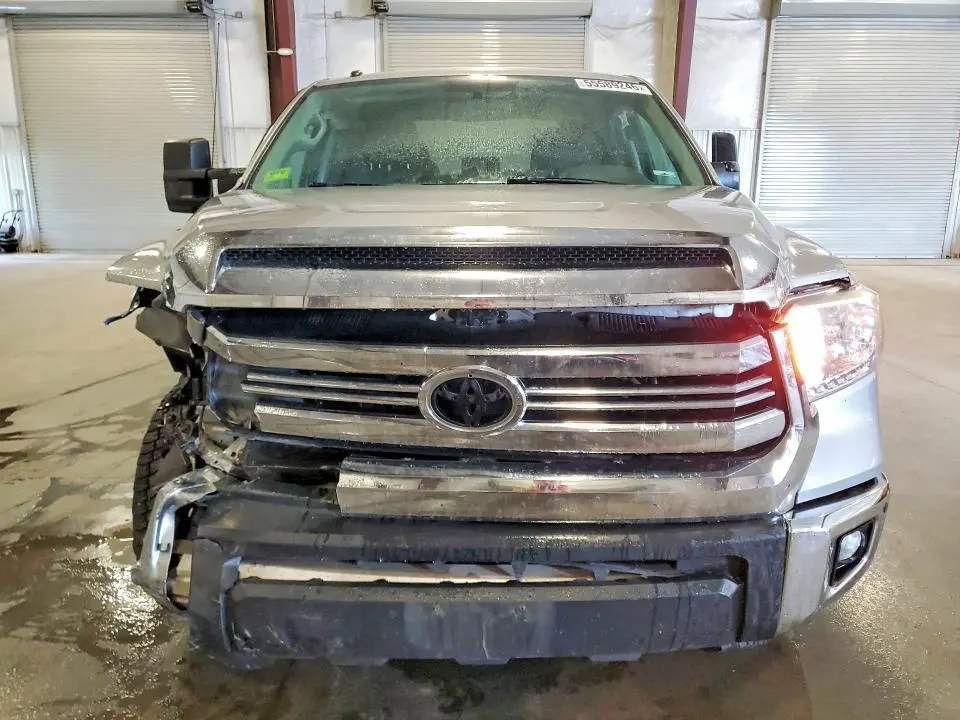 2017 TOYOTA TUNDRA SR5  
