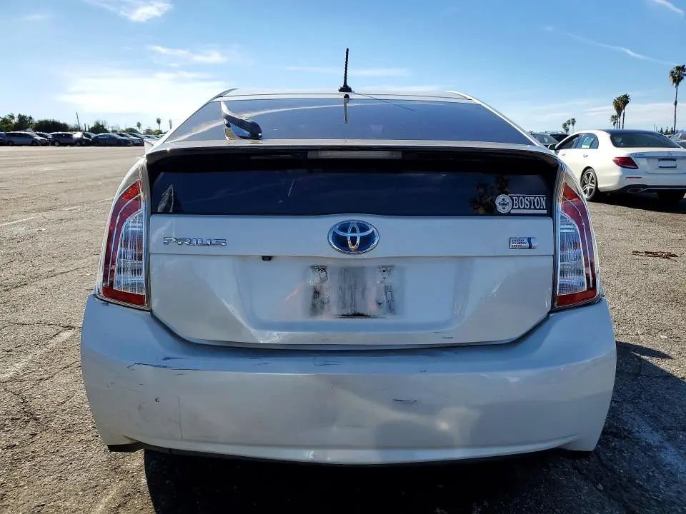 2014 TOYOTA PRIUS THREE  