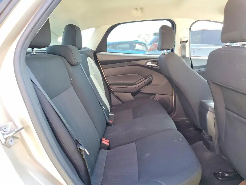 2017 FORD FOCUS SE  