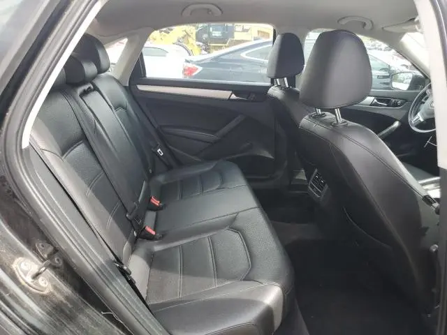 2013 VOLKSWAGEN PASSAT SE