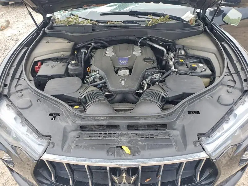 2017 MASERATI LEVANTE S LUXURY  