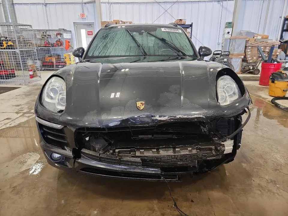 2017 PORSCHE MACAN   