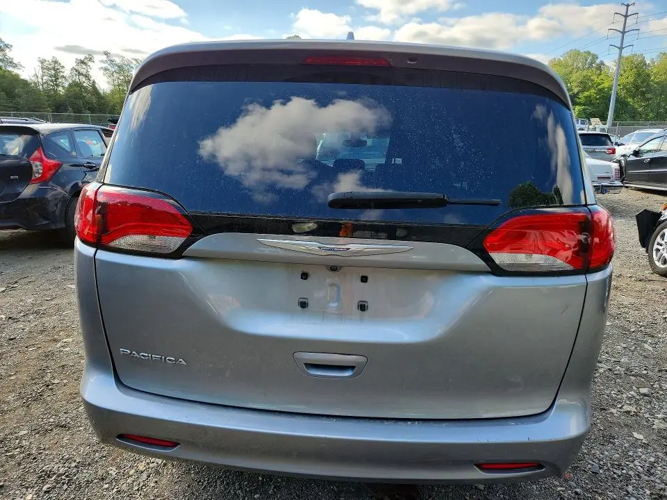 2017 CHRYSLER PACIFICA LX  