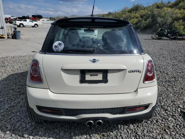 2011 MINI COOPER S