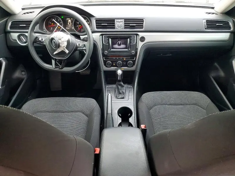 2017 VOLKSWAGEN PASSAT S  
