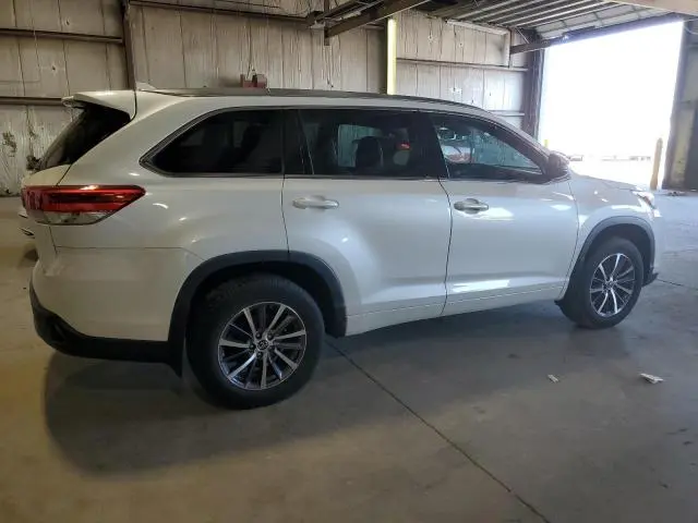 2017 TOYOTA HIGHLANDER SE  