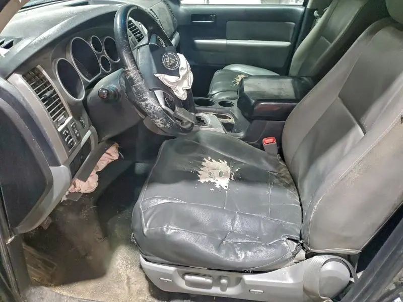 2015 TOYOTA SEQUOIA SR5  