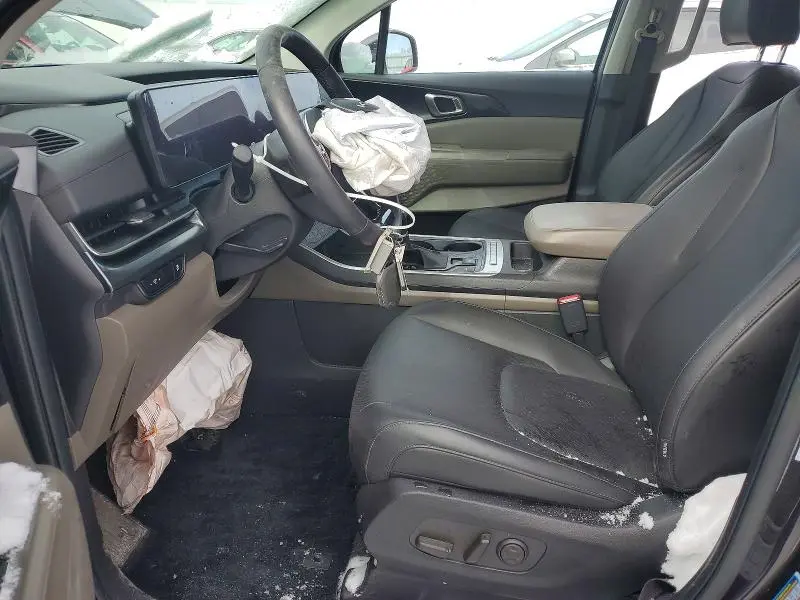 2025 KIA CARNIVAL LX  