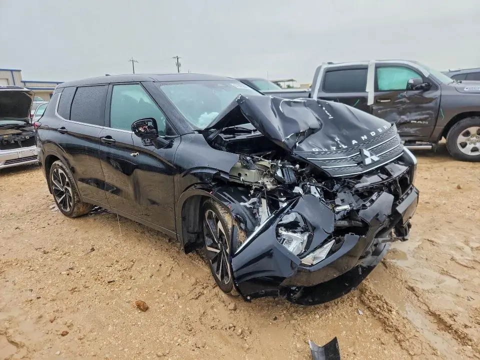 2024 MITSUBISHI OUTLANDER SE  