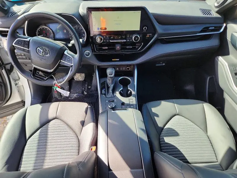 2024 TOYOTA HIGHLANDER XSE  