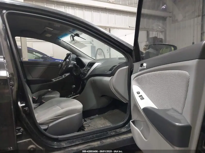 2013 HYUNDAI ACCENT GS