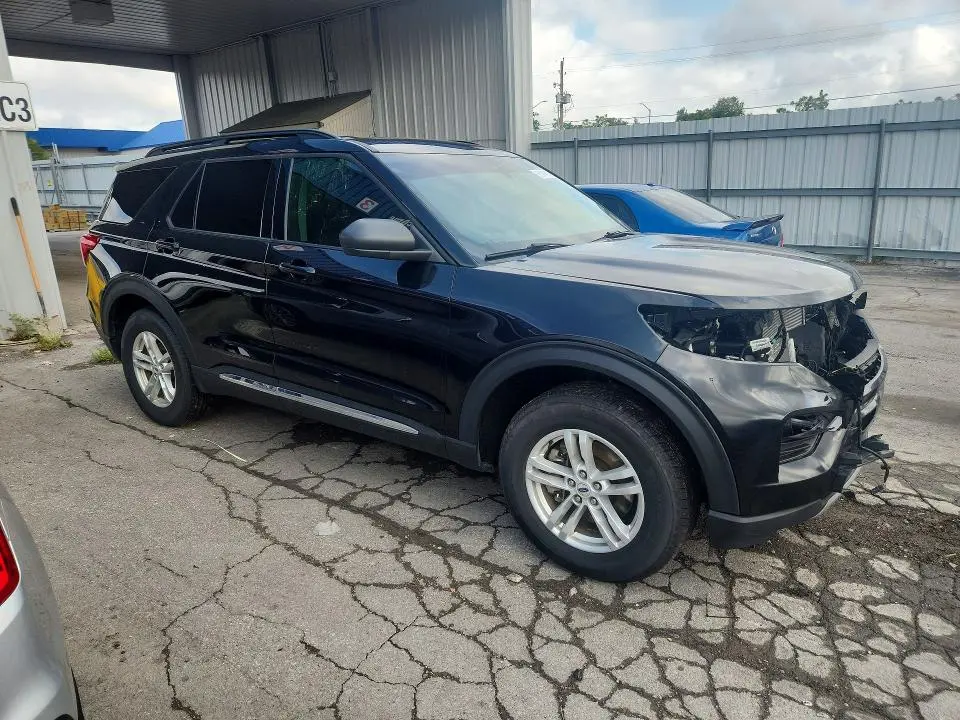 2022 FORD EXPLORER XLT  