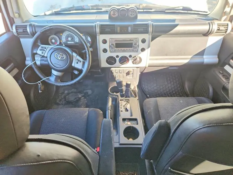 2011 TOYOTA FJ CRUISER BASE  