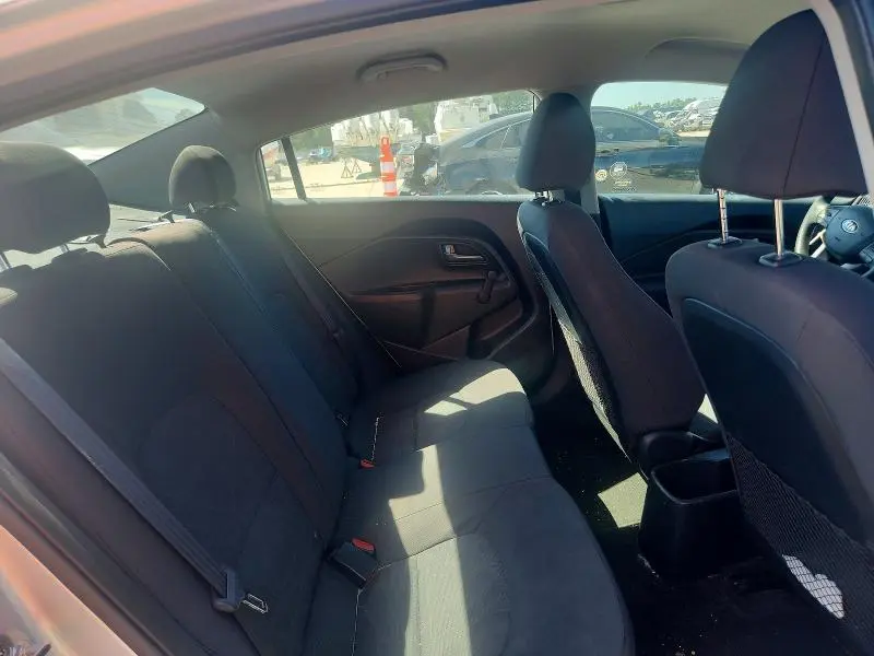 2015 KIA RIO LX  