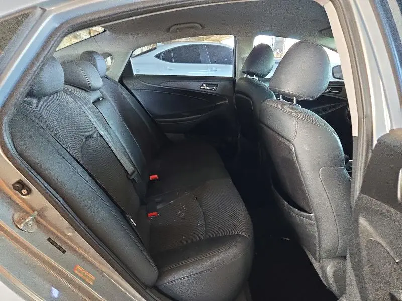2011 HYUNDAI SONATA SE  
