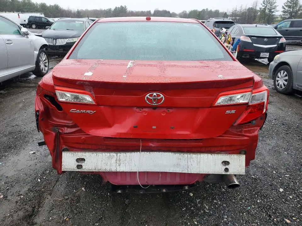 2014 TOYOTA CAMRY SE  