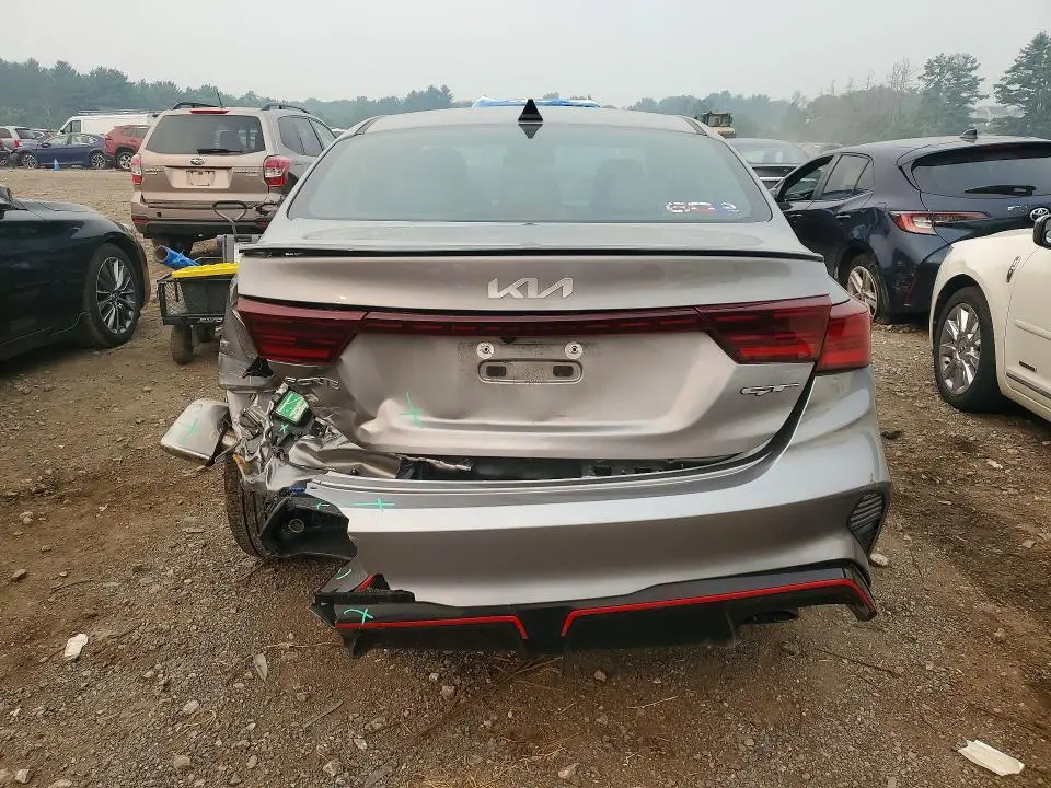 2023 KIA FORTE GT  
